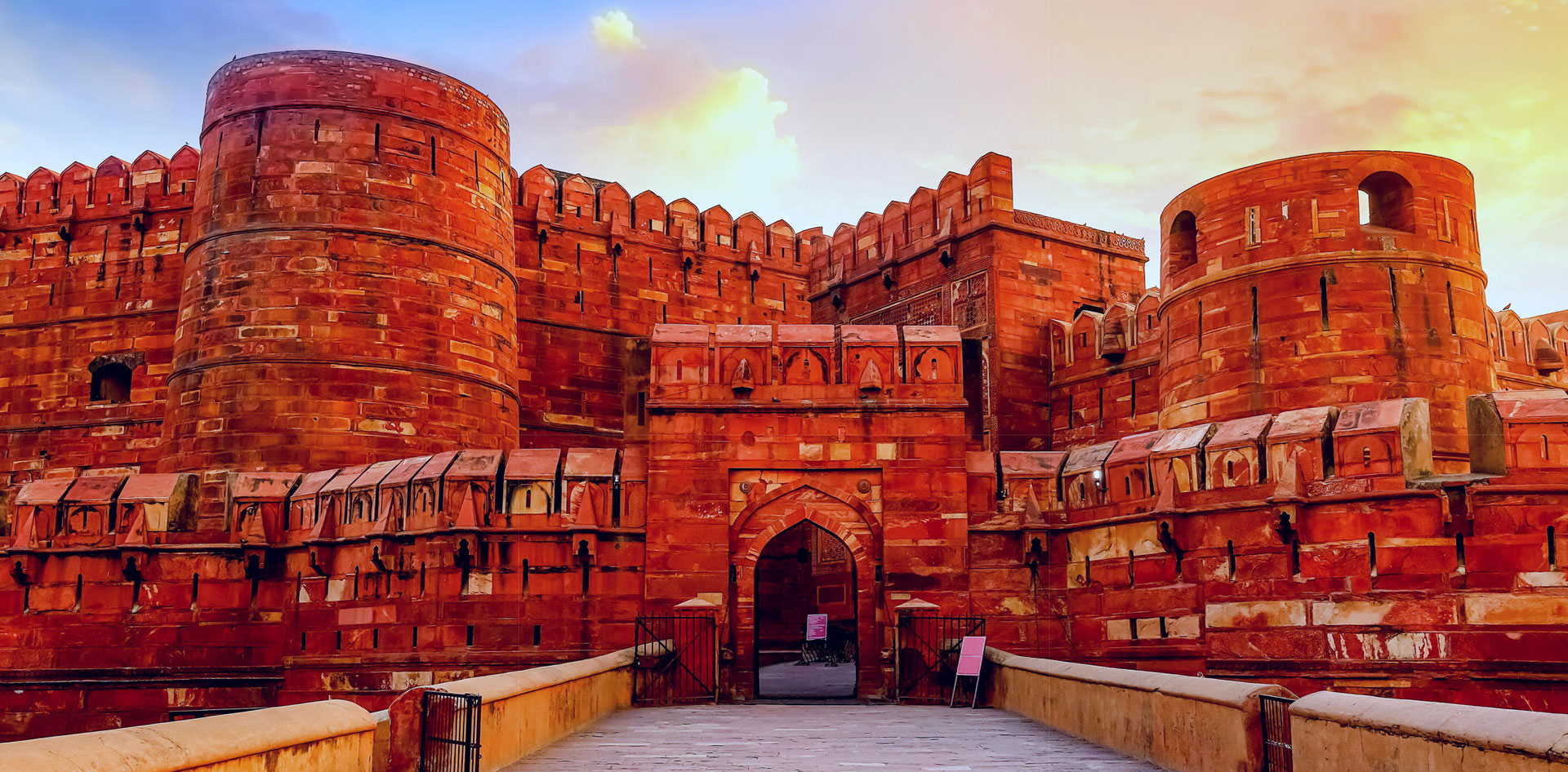 Ayodhya → Agra — Tour Varanasi