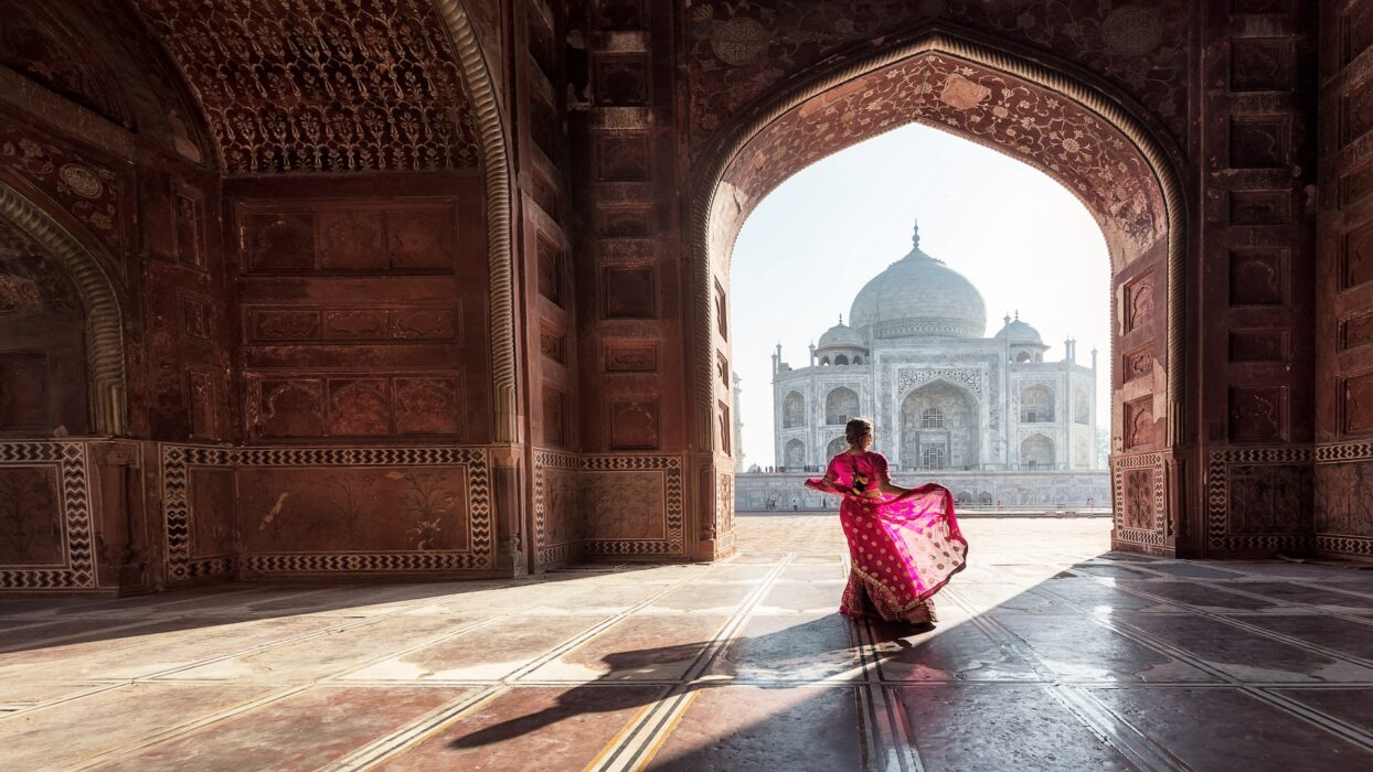 Agra → Mathura → Vrindavan — Tour Varanasi