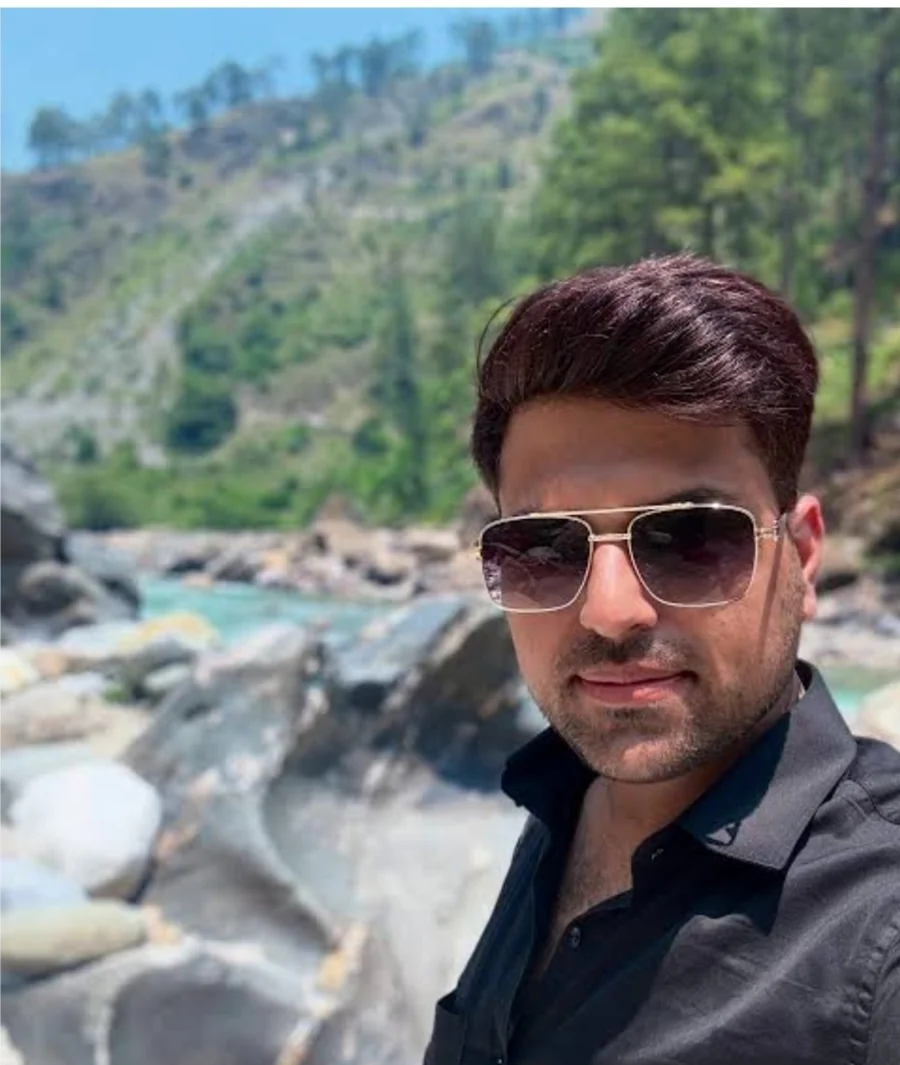 Sujeet Anand, private guide and Varanasi specialist at Tour Varanasi