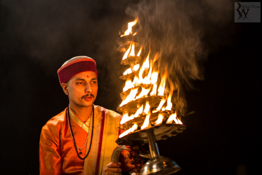 Arrive Varanasi — Old City & Ganga Aarti — Tour Varanasi