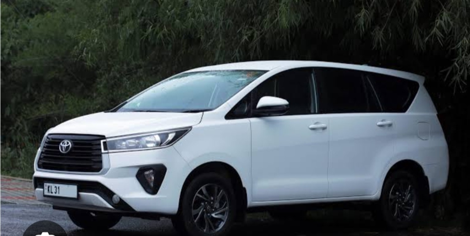 Private Toyota Innova arranged for Tour Varanasi guests